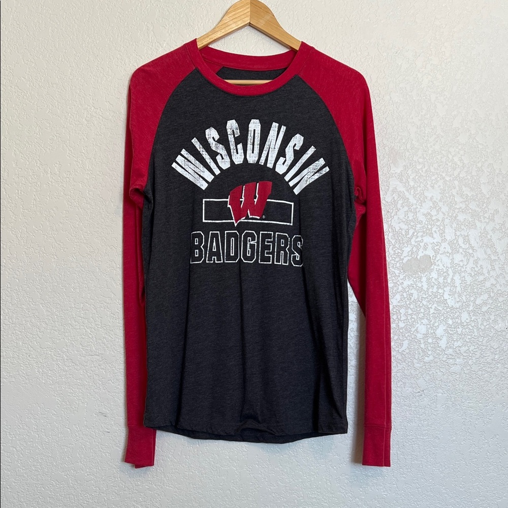 Campus‎ Heritage Wisconsin Badgers Raglan Long Sleeve Tee Grey Red Womens Medium